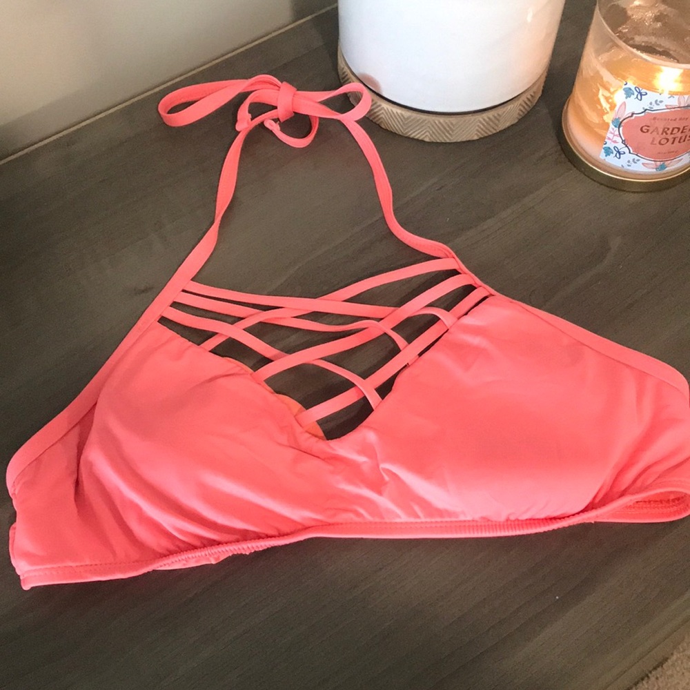 Target bathing suit top. Size L.